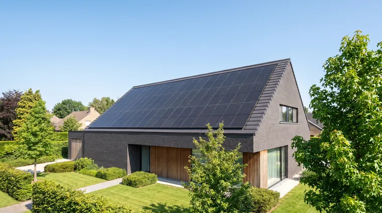 Batterie + panneaux : produisez le jour, consommez le soir